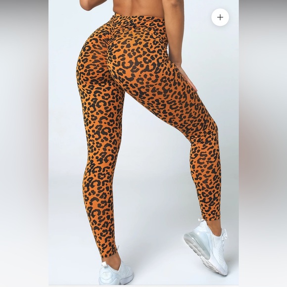 lici fit Pants - Lici Fit Lavish V waist scrunch butt leggings - Size Small - Licifit